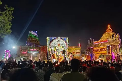 ಮುಂಡಗೋಡ ಹಳೂರ ಶ್ರೀ ಮಾರಿಕಾಂಬಾ ( marikamba)ದೇವಿಯ ವಿಸರ್ಜನೆ ಅದ್ದೂರಿ ಮೆರವಣಿಗೆಯೊಂದಿಗೆ ನೆರವೇರಿತು.