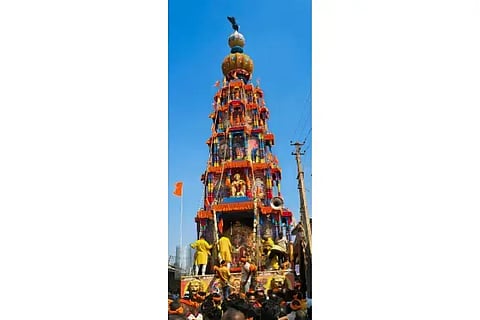 ತಾಲೂಕಿನ ಮುರ್ಕವಾಡ ಗ್ರಾಮದ ಶ್ರೀ ಲಕ್ಷ್ಮಿದೇವಿ ಜಾತ್ರಾ ಮಹೋತ್ಸವದ (Rathotsava)ಅಂಗವಾಗಿ ತೇರು ಎಳೆಯುವ ಕಾರ್ಯಕ್ರಮ ಸಾಂಗವಾಗಿ ನೆರವೇರಿತು.