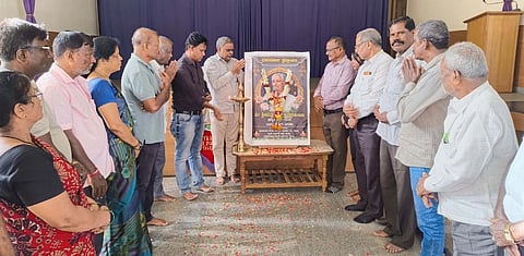 ಮಂಡ್ಯ ನಗರದ ಗಾಂಧಿಭವನದಲ್ಲಿ ಖ್ಯಾತ ಹಿನ್ನೆಲೆ ಗಾಯಕಿ ಎಸ್.ಜಾನಕಿ ಅವರಿಗೆ ಶ್ರದ್ಧಾಂಜಲಿ ಸಲ್ಲಿಸಲಾಯಿತು.