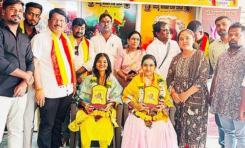 ಬೀದರ್‍ನ ನಮ್ಮ ಕರ್ನಾಟಕ ಸೇನೆಯ ಜಿಲ್ಲಾ ಘಟಕದ ಕಚೇರಿಯಲ್ಲಿ ಝೀ ಕನ್ನಡದ ಸರಿಗಮಪ ಸೀಸನ್ 21 ರ ವಿಜೇತೆ ಶಿವಾನಿ ಶಿವದಾಸ ಸ್ವಾಮಿ ಹಾಗೂ ಸೇನೆಯ ಕಲಬುರಗಿ ಜಿಲ್ಲಾ ಮಹಿಳಾ ಯುವ ಘಟಕದ ಅಧ್ಯಕ್ಷೆ ರಕ್ಷಿತಾ ದಾಮಾ ಅವರನ್ನು ಸನ್ಮಾನಿಸಲಾಯಿತು