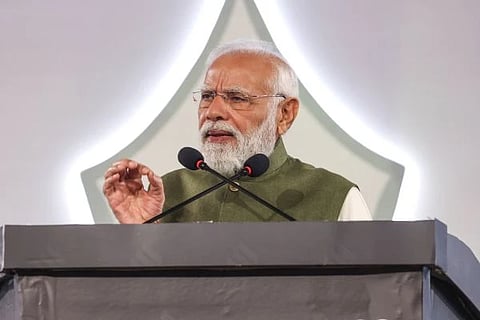 Narendra Modi |  ಎಕ್ಸ್‌ಪ್ರೆಸ್ ಗ್ರೂಪ್ ಆಯೋಜಿಸಿದ್ದ ಆರನೇ ರಾಮನಾಥ್ ಗೋಯೆಂಕಾ ಉಪನ್ಯಾಸ ಕಾರ್ಯಕ್ರಮದಲ್ಲಿ ಪ್ರಧಾನಿ ಮೋದಿ (ಕೃಪೆ ಪಿಟಿಐ)