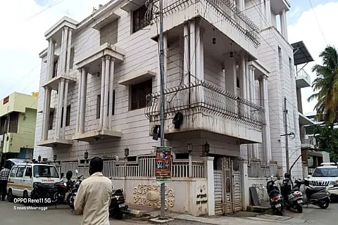 ರವೀಂದ್ರನಗರದಲ್ಲಿ ವೃದ್ಧೆ ಪ್ರಭಾವತಿ ವಾಸವಿದ್ದ ಮನೆ. 