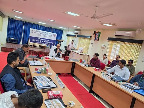 epfo meet ಹುಬ್ಬಳ್ಳಿಯ ಇಪಿಎಫ್​ ವಲಯ ಕಚೇರಿಯಲ್ಲಿ ಶುಕ್ರವಾರ ಕರ್ನಾಟಕ- ಗೋವಾ ವಲಯದ ಹೆಚ್ಚುವರಿ ಪಿಎಫ್ ಆಯುಕ್ತ ಜಯಕುಮಾರ ನೇತೃತ್ವದಲ್ಲಿ ಸಭೆ ನಡೆಯಿತು.