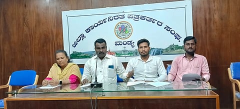 ಮಂಡ್ಯದಲ್ಲಿ ಆಯೋಜಿಸಿದ್ದ ಸುದ್ದಿಗೋಷ್ಠಿಯಲ್ಲಿ ಎಂ.ಎಂ ಫೌಂಡೇಷನ್‌ ಟ್ರಸ್ಟಿ ಎಂ.ಎನ್.ರವಿ ಮಾತನಾಡಿದರು.