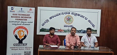 ಮಂಡ್ಯದಲ್ಲಿ ಆಯೋಜಿಸಿದ್ದ ಸುದ್ದಿಗೋಷ್ಠಿಯಲ್ಲಿ  ಸಿಇಒ ಯಶಸ್ವಿನಾಗ್ ಮಾತನಾಡಿದರು. 