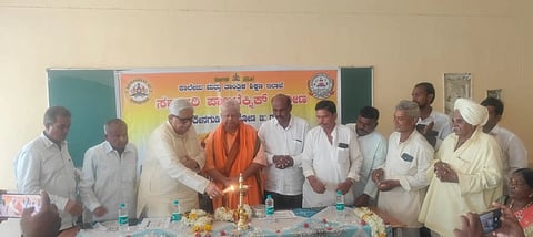 polytechnic ರೋಣದ ಮುದೇನಗುಡಿ ರಸ್ತೆಯ ಸರ್ಕಾರಿ ಪಾಲಿಟೆಕ್ನಿಕ್ ಕಾಲೇಜ್ ಕಾರ್ಯಾರಂಭ ಕಾರ್ಯಕ್ರವವನ್ನು ಶಾಸಕ ಜಿ.ಎಸ್. ಪಾಟೀಲ ಉದ್ಘಾಟಿಸಿದರು. 
