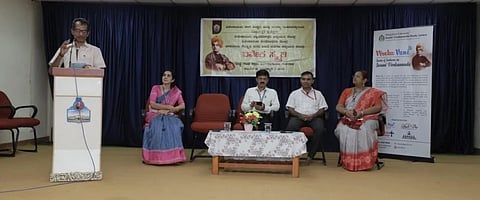 ಪುತ್ತೂರು ವಿವೇಕಾನಂದ ವಿದ್ಯಾಲಯದಲ್ಲಿ ವಿವೇಕ ಸರಣಿ, ವಿವೇಕ ಸ್ಮೃತಿ ಉಪನ್ಯಾಸ ಕಾರ್ಯಕ್ರಮದಲ್ಲಿ ಪ್ರೊ.ರತ್ನಾಕರ ಮಲ್ಲಮೂಲೆ ಮಾತನಾಡಿದರು. ಪ್ರೊ.ಶ್ರೀಕೃಷ್ಣ ಗಣರಾಜ ಭಟ್‌, ಡಾ.ವಿದ್ಯಾ ಎಸ್‌., ಬೆಳ್ಳಾಲ ಗೋಪಿನಾಥ್‌ ರಾವ್‌ ಉಪಸ್ಥಿತರಿದ್ದರು.
