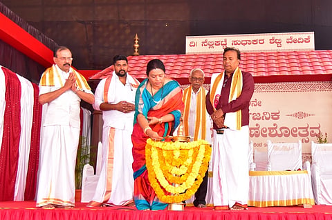 ಕಿಲ್ಲೆ ಮೈದಾನ ಶ್ರೀ ದೇವತಾ ಸಮಿತಿಯ ೬೯ನೇ ವರ್ಷದ ಸಾರ್ವಜನಿಕ ಶ್ರೀ ಮಹಾಗಣೇಶೋತ್ಸವ ಕಾರ್ಯಕ್ರಮಕ್ಕೆ ರಾಜ್ಯ ಧಾರ್ಮಿಕ ಪರಿಷತ್ತಿನ ಸದಸ್ಯೆ ಮಲ್ಲಿಕಾ ಪಕ್ಕಳ ಚಾಲನೆ ನೀಡಿದರು. ಪ್ರಮುಖರಾದ ಅಭಿಜಿತ್ ಶೆಟ್ಟಿ, ಚಿದಾನಂದ, ಬಿ.ಕಿಟ್ಟಣ್ಣ ಗೌಡ ಉಪಸ್ಥಿತರಿದ್ದರು.