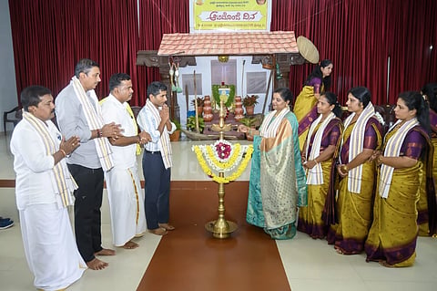 ಆಟಿಡೊಂಜಿ ದಿನ ಕಾರ್ಯಕ್ರಮವನ್ನು ಯುವವಾಹಿನಿ ಕೇಂದ್ರ ಸಮಿತಿಯ ಮಹಿಳಾ ಘಟಕದ ಪೂರ್ವಾಧ್ಯಕ್ಷೆ ಶುಭಾ ರಾಜೇಂದ್ರ ಉದ್ಘಾಟಿಸಿದರು. ನವೀನ್ ಬೆಂಜನಪದವು, ವನಿತಾ ಚಂದ್ರಹಾಸ, ಜಯಪ್ರಕಾಶ್ ಪಾಣೆಮಜಲು ಇದ್ದರು. 