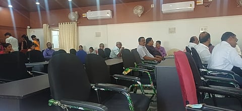 ಪುತ್ತೂರು ನಗರಸಭೆಯ ೨೦೨೬-೨೭ನೇ ಸಾಲಿನ ಆಯವ್ಯಯ ಪೂರ್ವಸಿದ್ಧತಾ ಸಭೆಯಲ್ಲಿ ಭಾಗವಹಿಸಿದ್ದ ಸಂಘಸಂಸ್ಥೆಗಳ ಪ್ರತಿನಿಽಗಳು ಹಾಗೂ ಪ್ರಮುಖ ಸಾರ್ವಜನಿಕರು.