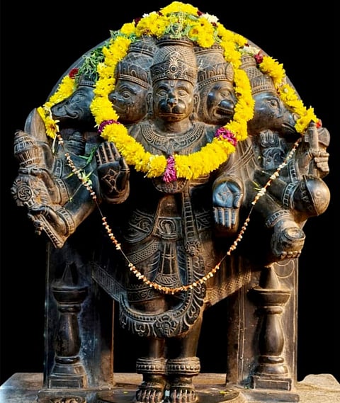 ಶೀರೂರು ಮೂಲ ಮಠಕ್ಕೆ ಸ್ಥಳಾಂತರ ಮಾಡಿರುವ ಉಡುಪಿ ಶ್ರೀಕೃಷ್ಣ ಮಠದ ಹೊರಾಂಗಣದಲ್ಲಿದ್ದ 'ಪಂಚಮುಖಿ ಹನುಮಂತ'ನ ವಿಗ್ರಹ.