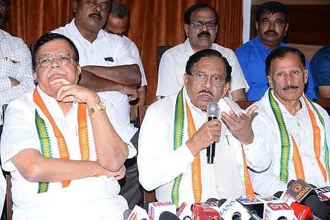  ತುಮಕೂರಿನಲ್ಲಿ ಗೃಹ ಸಚಿವ ಡಾ.ಜಿ.ಪರಮೇಶ್ವರ ಸುದ್ದಿಗೋಷ್ಠಿಯಲ್ಲಿ ಮಾತನಾಡಿದರು. 