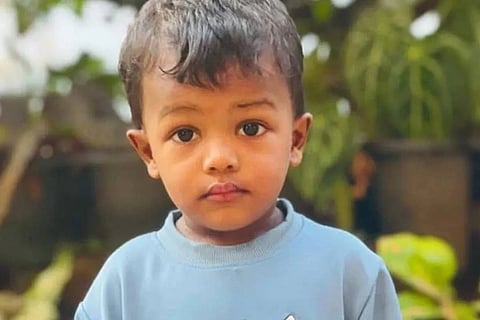 ಮಿಕ್ಸ್​ಚರ್ ತಿನ್ನುವಾಗ ಗಂಟಲಿನಲ್ಲಿ ಕಡಲೇ ಬೀಜ ಸಿಲುಕಿ ಮೂರು ವರ್ಷದ ಕಂದಮ್ಮ ದುರಂತ ಸಾವು! Peanut Stuck In Throat 