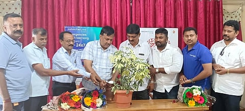   ಮಂಡ್ಯ ನಗರದ ಪ್ರೆಸ್‌ಕ್ಲಬ್‌ನಲ್ಲಿ ಆಯೋಜಿಸಿದ್ದ ಆರೋಗ್ಯ ತಪಾಸಣೆ ಶಿಬಿರವನ್ನು ಪಿಇಟಿ ಅಧ್ಯಕ್ಷ ಕೆ.ಎಸ್.ವಿಜಯಾನಂದ ಉದ್ಘಾಟಿಸಿದರು.