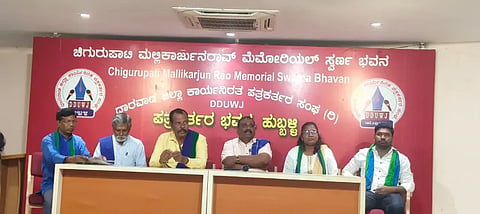 slum ಸುದ್ದಿಗೋಷ್ಠಿಯಲ್ಲಿ ಮಾತನಾಡಿದ  ಸ್ಲಂ ಜನಾಂದೋಲನ-ಕರ್ನಾಟಕದ ರಾಜ್ಯ ಸಂಚಾಲಕ ಎ. ನರಸಿಂಹಮೂರ್ತಿ.