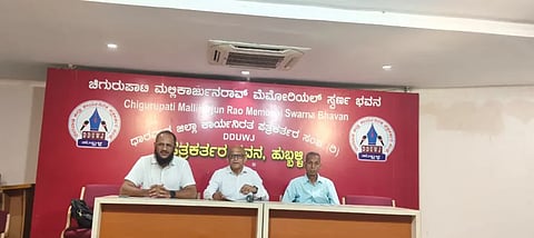 Structural ಸುದ್ದಿಗೋಷ್ಠಿಯಲ್ಲಿ ವಿವರ ನೀಡಿದ ಅಸೋಸಿಯೇಶನ್ ಅಧ್ಯಕ್ಷ ಡಾ. ಸತೀಶ ಅಣ್ಣಿಗೇರಿ.