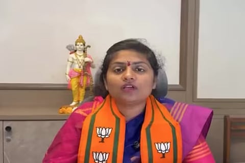  Pune Candidate | ಈ ಹಿಂದೆ ಮುಖ್ಯಮಂತ್ರಿ ದೇವೇಂದ್ರ ಫಡ್ನವೀಸ್​ರನ್ನು ಟೀಕಿಸಿದ್ದ ಪೂಜಾ ಮೋರೆ ಜಾಧವ್ 