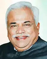 ಶಿರಸಿ ಖಾಸಗಿ ಕಾರ್ಯಕ್ರಮದಲ್ಲಿ ಪಾಲ್ಗೊಳ್ಳುವ ಸಲುವಾಗಿ ನಗರಕ್ಕೆ ಸೋಮವಾರ ಆಗಮಿಸಿದ ಅವರು ಮಾಧ್ಯಮದೊಂದಿಗೆ ಮಾತನಾಡಿದರು, 