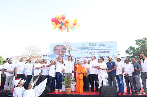 ಬೆಳಗಾವಿಯಲ್ಲಿ ಶನಿವಾರ ನಶಾಮುಕ್ತ ಅಭಿಯಾನ ಪ್ರಯುಕ್ತ ಹಮ್ಮಿಕೊಂಡಿದ್ದ ವಾಕ್‌ಥಾನ್‌ಗೆ ಸಚಿವ ಸತೀಶ ಜಾರಕಿಹೊಳಿ ಚಾಲನೆ ನೀಡಿದರು. 