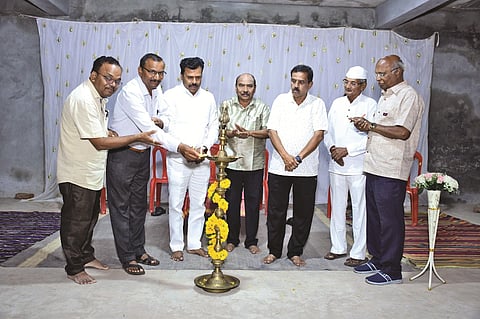ರಬಕವಿ ಬನಶಂಕರಿ ದೇವಸ್ಥಾನದ ಸಮುದಾಯ ಭವನದಲ್ಲಿ ಎಸ್‌ಎಸ್‌ಎಲ್‌ಸಿ ಹಾಗೂ ಪಿಯುಸಿಯಲ್ಲಿ ಸಾಧನೆಗೈದ ವಿದ್ಯಾರ್ಥಿಗಳ ಸನ್ಮಾನ ಸಮಾರಂಭ ಜರುಗಿತು. ಸಿದ್ದು ಕೊಣ್ಣೂರ, ಡಾ.ಎಸ್.ಬಿ. ಸುಗ್ಗಮದ, ಮ.ಕೃ. ಮೇಗಾಡಿ, ಚನ್ನಬಸು ಬಿಜಾಪುರ, ಪ್ರಭು ಉಮದಿ ಇತರರಿದ್ದರು.