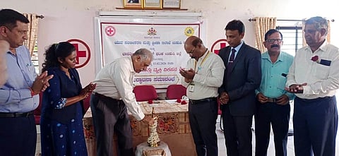 ಭಾರತೀಯ ರೆಡ್​ಕ್ರಾಸ್​ ಕರ್ನಾಟಕ ಘಟಕದ ಸಭಾಪತಿ ಬಸ್ರೂರು ರಾಜೀವ ಶೆಟ್ಟಿ  ಉದ್ಘಾಟಿಸಿದರು. 