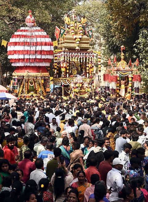 ಮಹಾಶಿವರಾತ್ರಿ ಅಂಗವಾಗಿ ಮಲ್ಲೇಶ್ವರದ ಶ್ರೀಕಾಡು ಮಲ್ಲೇಶ್ವರಸ್ವಾಮಿ ಬ್ರಹ್ಮ ರಥೋತ್ಸವವು ವಿಜೃಂಭಣೆಯಿಂದ ನಡೆಯಿತು.