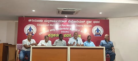 Jatra  ಸುದ್ದಿಗೋಷ್ಠಿಯಲ್ಲಿ ಮಾಹಿತಿ ನೀಡಿದ ರಾಜಣ್ಣ ಕೊರವಿ,