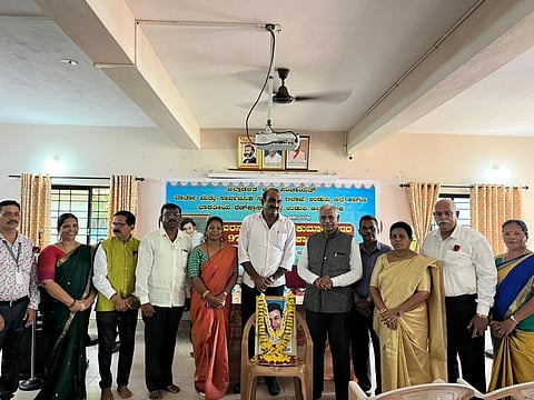 ಉಡುಪಿಯಲ್ಲಿ ಡಾ.ರಾಜ್​ಕುಮಾರ್​ ಜಯಂತಿ ಆಚರಿಸಲಾಯಿತು. ಯಶ್​ಪಾಲ್​ ಸುವರ್ಣ, ರಾಜೀವ್​ ಶೆಟ್ಟಿ, ಪ್ರತಿಮಾ ನಾಯಕ್​, ಪುರುಷೋತ್ತಮ್​ ನಾಯಕ್​, ಡಾ.ನಿಕೇತನಾ, ಡಾ. ಗಣನಾಥ್​ ಶೆಟ್ಟಿ ಎಕ್ಕಾರ್​, ರಮಾದೇವಿ ಇದ್ದರು.