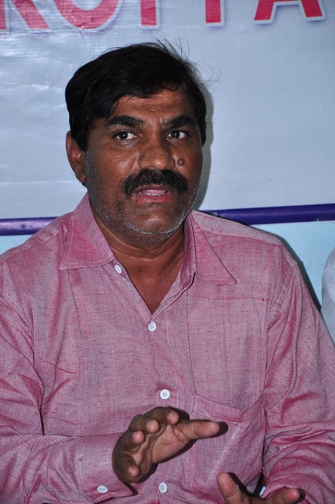 ಟಿ.ರತ್ನಾಕರ.