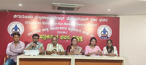 Car rally  ಸುದ್ದಿಗೋಷ್ಠಿಯಲ್ಲಿ ವಿವರ ನೀಡಿದ ಹುಬ್ಬಳ್ಳಿ ವಿದ್ಯಾನಗರ ರೋಟರಿ ಕ್ಲಬ್ ಅಧ್ಯಕ್ಷ ಪ್ರವೀಣ ಜೈನ್,.