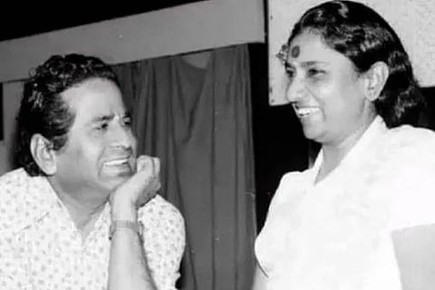 ಗಾನ ಸರಸ್ವತಿಗಾಗಿ ತನ್ನ ಜೀವನವನ್ನೇ ಮುಡುಪಾಗಿಟ್ಟಿದ್ದರು: ಇವರೇ ನೋಡಿ ಜಾನಕಮ್ಮನವರ ಯಶಸ್ಸಿನ ಹಿಂದಿದ್ದ ದೊಡ್ಡ ಶಕ್ತಿ! S Janaki