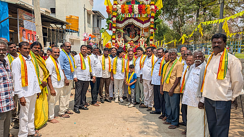 ಆನೇಕಲ್​ ತಾಲೂಕಿನ ಸರ್ಜಾಪುರದ ಗ್ರಾಮ ದೇವತೆ ಶ್ರೀ ರೇಣುಕಾ ಯಲ್ಲಮ್ಮ ದೇವಿ ಬ್ರಹ್ಮರಥೋತ್ಸವವು  ವಿಜೃಂಭಣೆಯಿಂದ ನೆರವೇರಿತು. 