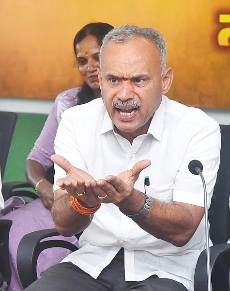ಸುರೇಶಗೌಡ