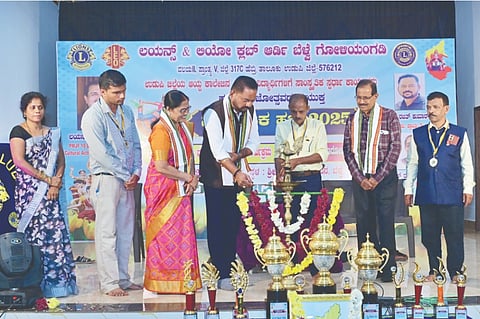 ಬೆಳ್ವೆ ವಾಸುಕಿ ಸಭಾಭವನದಲ್ಲಿ ನಡೆದ ಚಿತ್ರ ಬಿಡಿಸುವ ಸ್ಫರ್ಧೆಯನ್ನು ಲಯನ್ಸ್ ಜಿಲ್ಲೆ 317 ಸಿ ಪ್ರಾಂತ್ಯ 5ರ ಪ್ರಾಂತ್ಯಾಧ್ಯಕ್ಷ ರಜತ್‌ಕುಮಾರ್ ಹೆಗ್ಡೆ ಉದ್ಘಾಟಿಸಿದರು.
