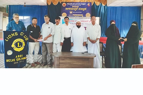  ಬೆಳ್ವೆ ಸಂದೇಶ್ ಕಿಣಿ ಮೆಮೂರಿಯಲ್ ಸಭಾಂಗಣದಲ್ಲಿ ಕ್ಯಾನ್ಸರ್ ರೋಗಿಗಳಿಗೆ ಸಹಾಯಧನ ಹಸ್ತಾಂತರ ಕಾರ್ಯಕ್ರಮ ಭಾನುವಾರ ನಡೆಯಿತು.