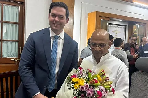  ವಿಕಾಸಸೌಧದಲ್ಲಿ ಸಚಿವ ಡಾ.ಶರಣಪ್ರಕಾಶ್ ಪಾಟೀಲರಿಗೆ ಉಬರ್ ಏಷ್ಯಾ ಪೆಸಿಫಿಕ್‌ನ ಸಾರ್ವಜನಿಕ ನೀತಿ ಮುಖ್ಯಸ್ಥ ಮೈಕ್ ಆರ್ಗಿಲ್ ಮಂಗಳವಾರ ಭೇಟಿಯಾದರು