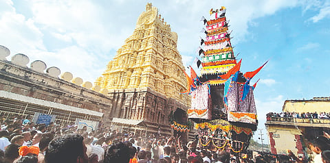ಪುರಾಣ ಪ್ರಸಿದ್ಧ ಶ್ರೀರಂಗಪಟ್ಟಣದ ಐತಿಹಾಸಿಕ ಶ್ರೀ ರಂಗನಾಥಸ್ವಾಮಿಯ ಬ್ರಹ್ಮರಥೋತ್ಸವ ಭಾನುವಾರ ಸಹಸ್ರರಾರು ಭಕ್ತರ ಸಮ್ಮುಖದಲ್ಲಿ ವಿಜೃಂಭಣೆಯಿಂದ ನೆರವೇರಿತು.