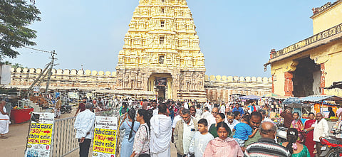 ಶ್ರೀರಂಗಪಟ್ಟಣದ ಶ್ರೀ ಆದಿರಂಗನಾಥ ಸ್ವಾಮಿಗೆ ಮಂಗಳವಾರ ವೈಕುಂಠ ಏಕಾದಶಿ ಹಿನ್ನೆಲೆಯಲ್ಲಿ ವಿಶೇಷ ಪೂಜಾ ಕೈಂಕರ್ಯ ನಡೆದವು.