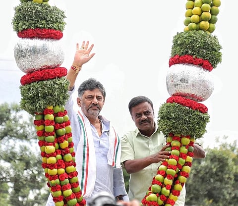 ಎಸ್.ಆರ್.ಶ್ರೀನಿವಾಸ್​ ಜತೆ ಸಿಎಂ ಡಿ.ಕೆ.ಶಿವಕುಮಾರ್​
