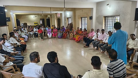  ಆಸ್ಪತ್ರೆ ಹೋರಾಟ ಸಮಿತಿ ಸಭೆಯಲ್ಲಿ ಶಿವರಾಮ ರೈ ಮಾತನಾಡಿದರು. ಪ್ರಮುಖರಾದ ಡಾ.ರವಿ ಕಕ್ಕೆಪದವು, ಸುಬ್ರಹ್ಮಣ್ಯ ಗೌಡ ಅತ್ಯಾಡಿ, ಗೋಪಾಲ ಮೊದಲಾದವರು ಉಪಸ್ಥಿತರಿದ್ದರು.