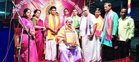 ಅವರನ್ನು ಮಾಜಿ ಸಚಿವ ಬಿ.ರಮಾನಾಥ ರೈ ಸನ್ಮಾನಿಸಿದರು.