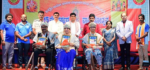 ಕುಕ್ಕೆಶ್ರೀ ಆಟೋ ಚಾಲಕ ಮಾಲೀಕರ ಸಂಘದ ವಾರ್ಷಿಕೋತ್ಸವದಲ್ಲಿ ವಿವಿಧ ಕ್ಷೇತ್ರದ ಸಾಧಕರನ್ನು ಸನ್ಮಾನಿಸಲಾಯಿತು. ಹರೀಶ್‌ಎಸ್.ಇಂಜಾಡಿ, ಆಂಜನೇಯ ರೆಡ್ಡಿ, ಅಶೋಕ್ ನೆಕ್ರಾಜೆ ಮತ್ತಿತರರು ಉಪಸ್ಥಿತರಿದ್ದರು.