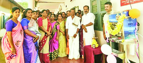 ಧರ್ಮದರ್ಶಿ ಹರೀಶ್ ಶುದ್ಧ ಕುಡಿಯುವ ನೀರಿನ ಘಟಕ ಉದ್ಘಾಟಿಸಿದರು. ಮಾಲಿನಿ ಕೆ.ಎಸ್., ಪ್ರವೀಣ್, ದಿವ್ಯಾ ಕುಶಾಲಪ್ಪ ಮತ್ತಿತರರು ಉಪಸ್ಥಿತರಿದ್ದರು. 