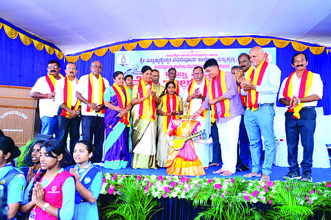 ರಾಜ್ಯಮಟ್ಟದ ನೆಟ್ ಬಾಲ್ ಪಂದ್ಯಾಟವನ್ನು ಕುಕ್ಕೆ ಶ್ರೀ ಸುಬ್ರಹ್ಮಣ್ಯ ದೇವಸ್ಥಾನದ ವ್ಯವಸ್ಥಾಪನಾ ಸಮಿತಿ ಅಧ್ಯಕ್ಷ ಹರೀಶ್ ಎಸ್.ಇಂಜಾಡಿ ಉದ್ಘಾಟಿಸಿದರು. 