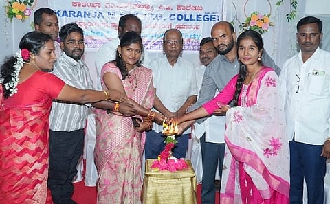 ಬೀದರ್‍ನ ನೌಬಾದ್‍ನ ಲುಂಬಿಣಿ ಎಜುಕೇಷನ್ ಆ್ಯಂಡ್ ಚಾರಿಟಬಲ್ ಟ್ರಸ್ಟ್ ಸಭಾಂಗಣದಲ್ಲಿ ಸಾಮ್ರಾಟ್ ಅಶೋಕ್ ಪದವಿ ಕಾಲೇಜಿನ ಪ್ರಥಮ ವರ್ಷದ ವಿದ್ಯಾರ್ಥಿಗಳ ಸ್ವಾಗತ ಹಾಗೂ ಕಾರಂಜಾ ಎಂ.ಎಸ್.ಡಬ್ಲ್ಯೂ. ಪಿ.ಜಿ. ಕಾಲೇಜಿನ ಅಂತಿಮ ವರ್ಷದ ವಿದ್ಯಾರ್ಥಿಗಳ ಬೀಳ್ಕೊಡುಗೆ ಕಾರ್ಯಕ್ರಮ ನಡೆಯಿತು.