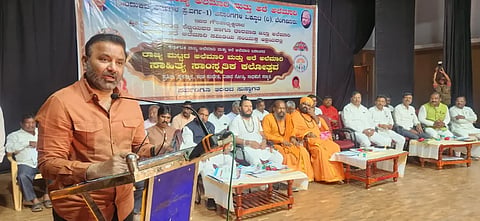development ಕರ್ನಾಟಕ ರಾಜ್ಯ ಅಲೆಮಾರಿ ಮತ್ತು ಅರೆ ಅಲೆಮಾರಿ ಜನಾಂಗದ ಒಕ್ಕೂಟದಿಂದ ಹುಬ್ಬಳ್ಳಿಯಲ್ಲಿ ಆಯೋಜಿಸಿದ್ದ ಸಾಹಿತ್ಯ ಸಾಂಸ್ಕೃತಿಕ ಕಲೋತ್ಸವ ಕಾರ್ಯಕ್ರಮದಲ್ಲಿ ಸಚಿವ ಸಂತೋಷ ಲಾಡ್ ಮಾತನಾಡಿದರು. 