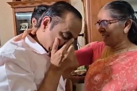 ಗುರುವಿನ ಮನೆಯಲ್ಲಿ ಕಣ್ಣೀರಿಟ್ಟ ಕೇರಳದ ಭಾವಿ ಸಿಎಂ! ಸತೀಶನ್ ಅಳುತ್ತಿರುವುದನ್ನು ಕಂಡು ದಿವಂಗತ ನಾಯಕನ ಪತ್ನಿ ಹೇಳಿದ್ದೇನು..?