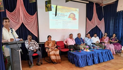 ತೆಂಕನಿಡಿಯೂರು ಕಾಲೇಜಿನಲ್ಲಿ ಆಯೋಜಿಸಿದ್ದ ಸಾವಿತ್ರಿಬಾಯಿ ಫುಲೆ ಜನ್ಮದಿನ ಕಾರ್ಯಕ್ರಮದಲ್ಲಿ ಡಾ. ಮಹೇಶಕುಮಾರ್​ ಕೆ.ಇ. ಉಪನ್ಯಾಸ ನೀಡಿದರು. ನಿತ್ಯಾನಂದ್​ ವಿ. ಗಾಂವ್ಕರ್​, ಡಾ. ಶ್ರೀಧರ್​ ಭಟ್​, ಡಾ. ವಿಷ್ಣುಮೂರ್ತಿ ಪ್ರಭು, ಸಂದೇಶ್​ ಎಂ.ವಿ., ಶರಿತಾ, ಭಾರತಿ, ಬಾಬು, ರತ್ನಮಾಲಾ ಇದ್ದರು.