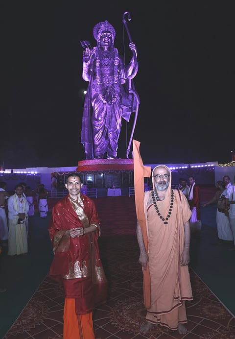 ಪರ್ತಗಾಳಿಗೆ ಸದ್ಯೋಜಾತ ಶಂಕರಾಶ್ರಮ ಸ್ವಾಮಿಗಳು ಪರ್ತಗಾಳಿಗೆ ಆಗಮಿಸಿದರು.
