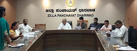 ಗ್ಯಾರಂಟಿ ಯೋಜನೆಗಳ ಪ್ರಗತಿ ಪರಿಶೀಲನೆ ಸಭೆಯಲ್ಲಿ ಎಸ್.ಆರ್. ಪಾಟೀಲ ಮಾತನಾಡಿದರು.